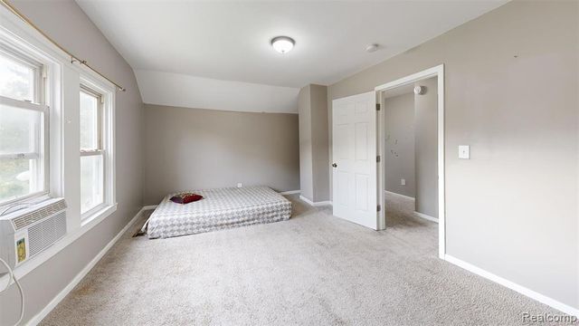 8070 Dale, Center Line, MI 48015
