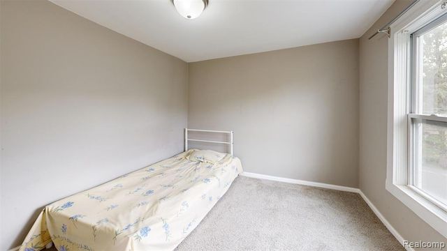 8070 Dale, Center Line, MI 48015