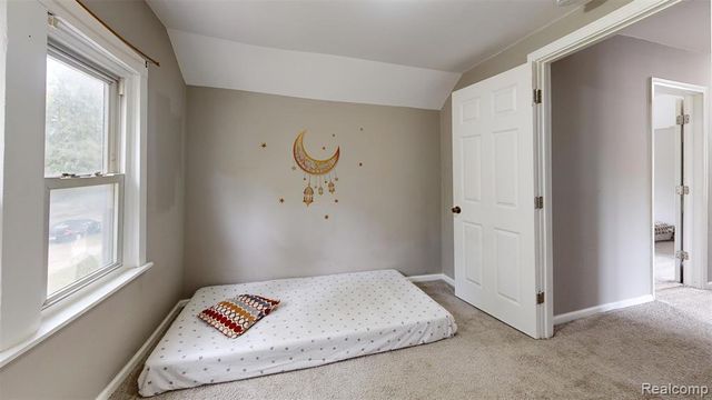 8070 Dale, Center Line, MI 48015