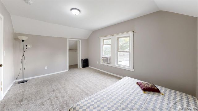 8070 Dale, Center Line, MI 48015