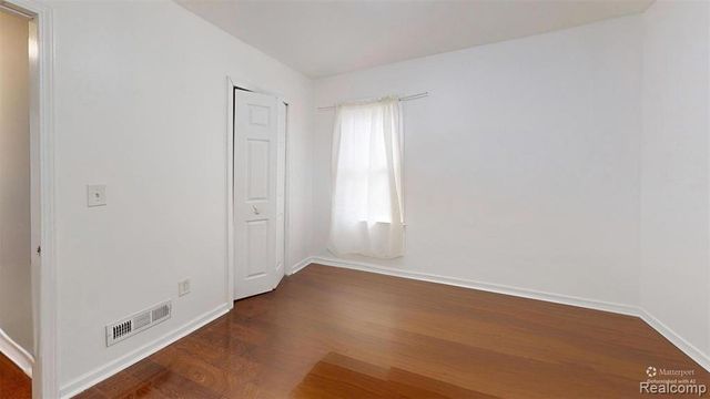 8070 Dale, Center Line, MI 48015