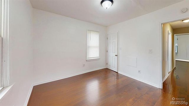 8070 Dale, Center Line, MI 48015