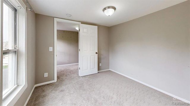 8070 Dale, Center Line, MI 48015