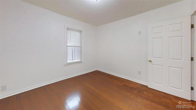 8070 Dale, Center Line, MI 48015