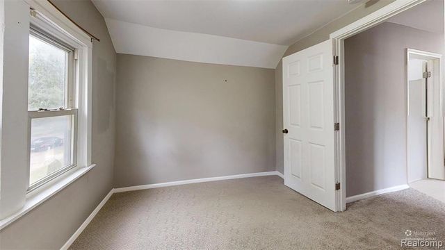 8070 Dale, Center Line, MI 48015
