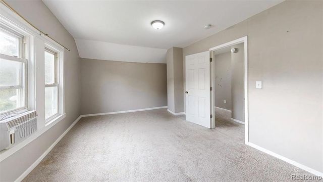 8070 Dale, Center Line, MI 48015