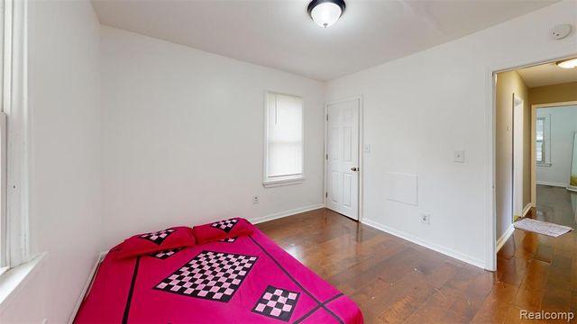 8070 Dale, Center Line, MI 48015