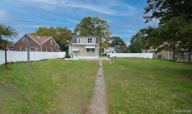 8070 Dale, Center Line, MI 48015