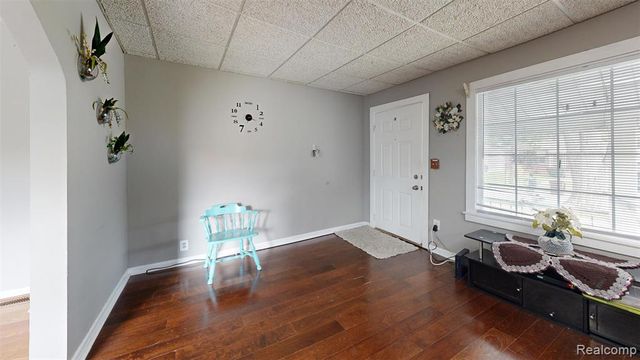 8070 Dale, Center Line, MI 48015