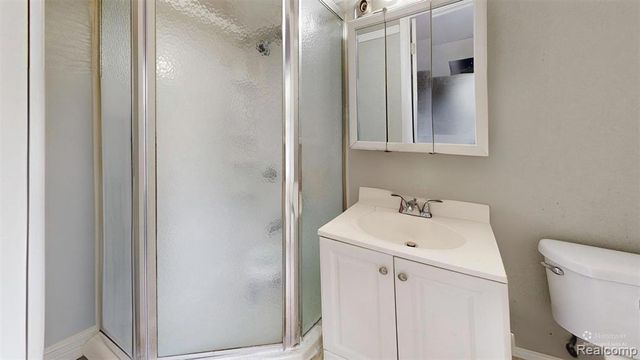 8070 Dale, Center Line, MI 48015