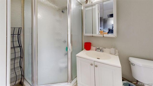 8070 Dale, Center Line, MI 48015