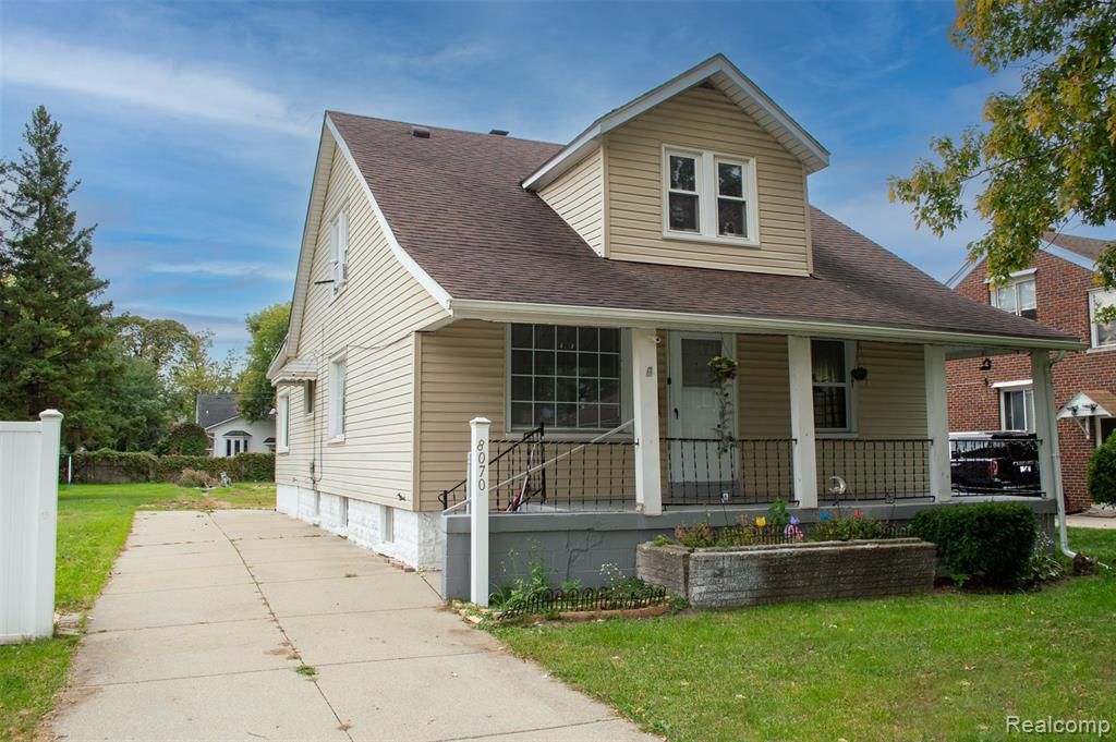 8070 Dale, Center Line, MI 48015