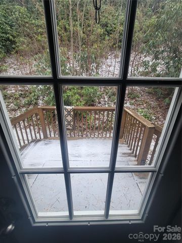 859 Big Cove Road, Waynesville, NC 28786