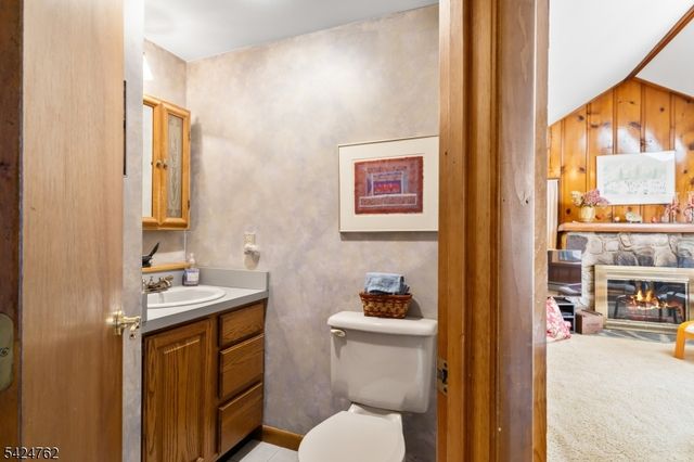 1066 Lakeside Dr, Vernon Twp., NJ 07422