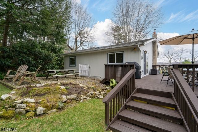 1066 Lakeside Dr, Vernon Twp., NJ 07422