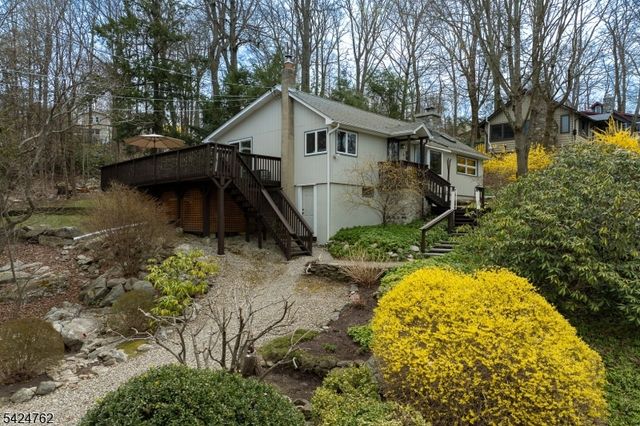 1066 Lakeside Dr, Vernon Twp., NJ 07422