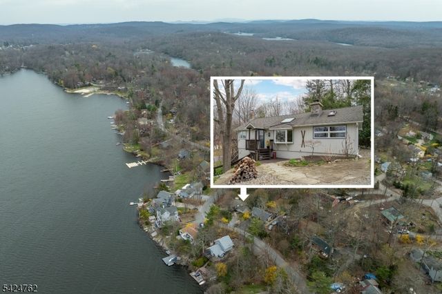 1066 Lakeside Dr, Vernon Twp., NJ 07422