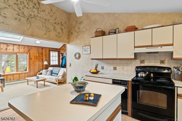 1066 Lakeside Dr, Vernon Twp., NJ 07422