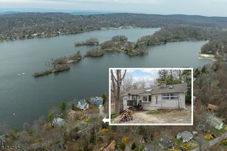 1066 Lakeside Dr, Vernon Twp., NJ 07422
