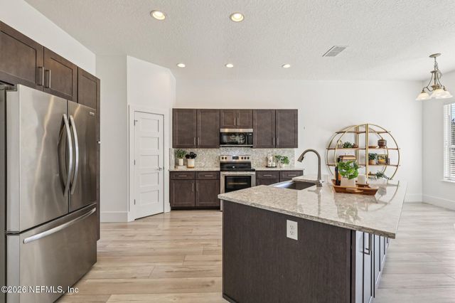 2607 CREEKFRONT Drive, Green Cove Springs, FL 32043