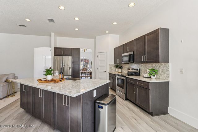 2607 CREEKFRONT Drive, Green Cove Springs, FL 32043