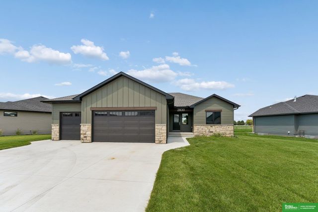 2830 Peterson Avenue, Fremont, NE 68025