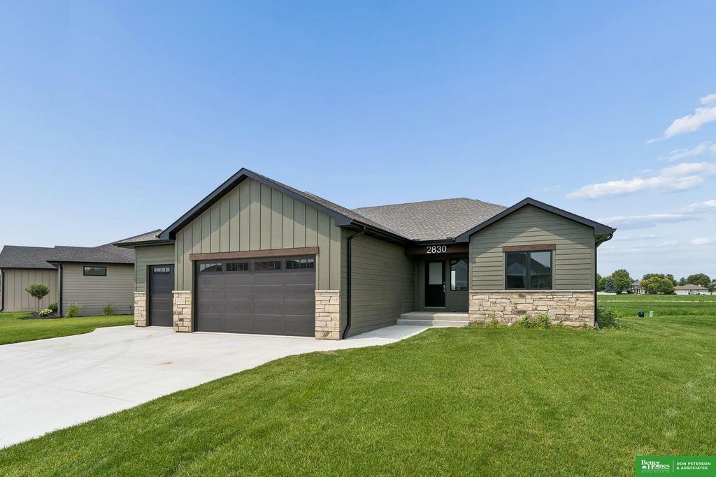 2830 Peterson Avenue, Fremont, NE 68025