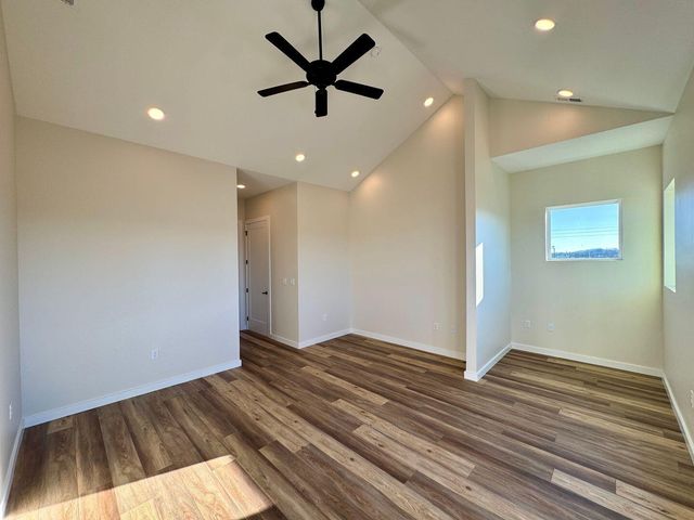 1800 S Holtzclaw Avenue 1865 Zeta Way, Chattanooga, TN 37404