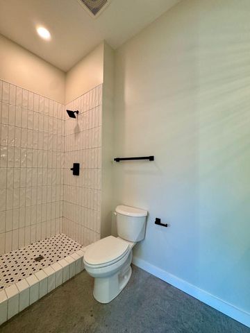 1800 S Holtzclaw Avenue 1865 Zeta Way, Chattanooga, TN 37404