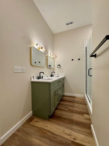 1800 S Holtzclaw Avenue 1865 Zeta Way, Chattanooga, TN 37404