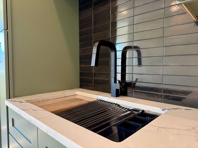 1800 S Holtzclaw Avenue 1865 Zeta Way, Chattanooga, TN 37404