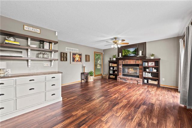 2389 NW Summerfield Drive, Lee's Summit, MO 64081