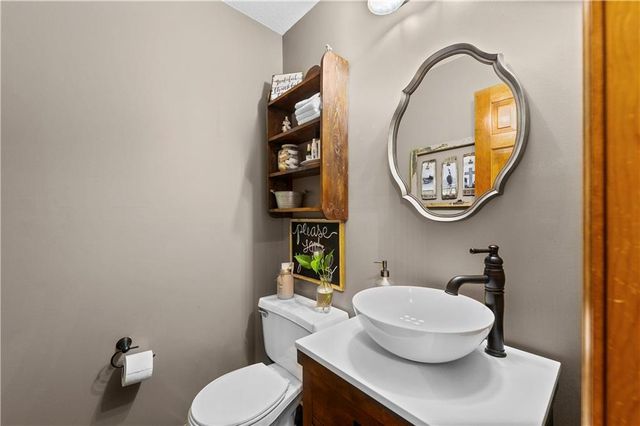 2389 NW Summerfield Drive, Lee's Summit, MO 64081