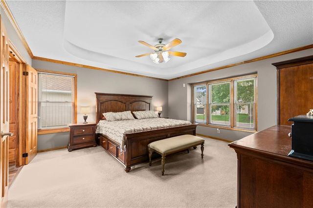 2389 NW Summerfield Drive, Lee's Summit, MO 64081