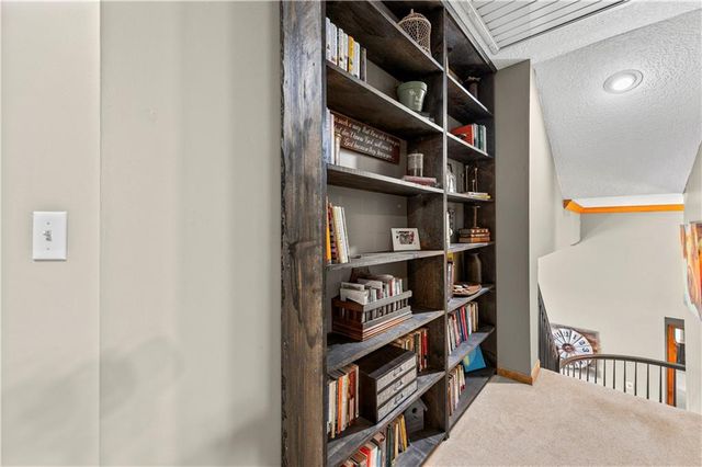 2389 NW Summerfield Drive, Lee's Summit, MO 64081