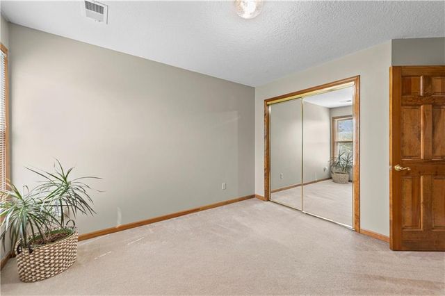 2389 NW Summerfield Drive, Lee's Summit, MO 64081