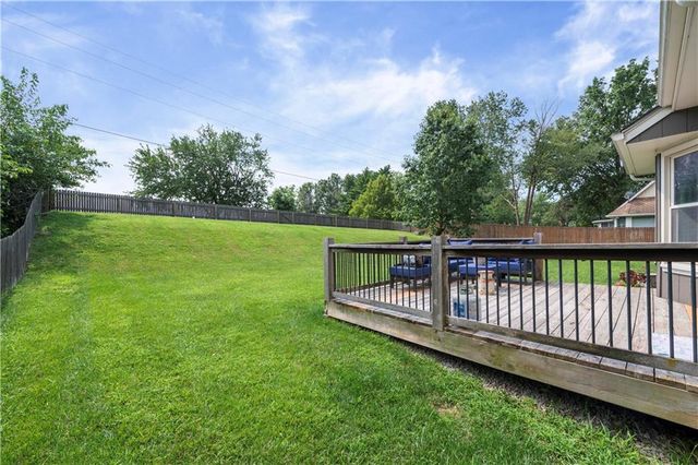 2389 NW Summerfield Drive, Lee's Summit, MO 64081