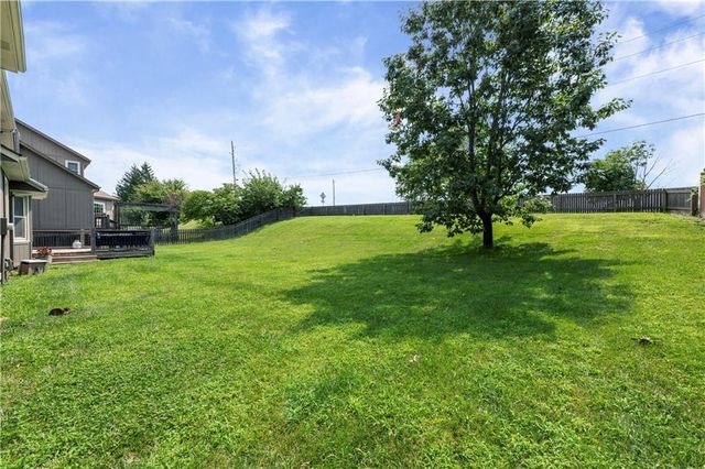 2389 NW Summerfield Drive, Lee's Summit, MO 64081