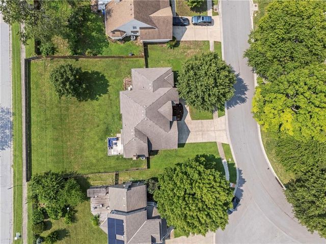 2389 NW Summerfield Drive, Lee's Summit, MO 64081