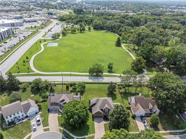 2389 NW Summerfield Drive, Lee's Summit, MO 64081