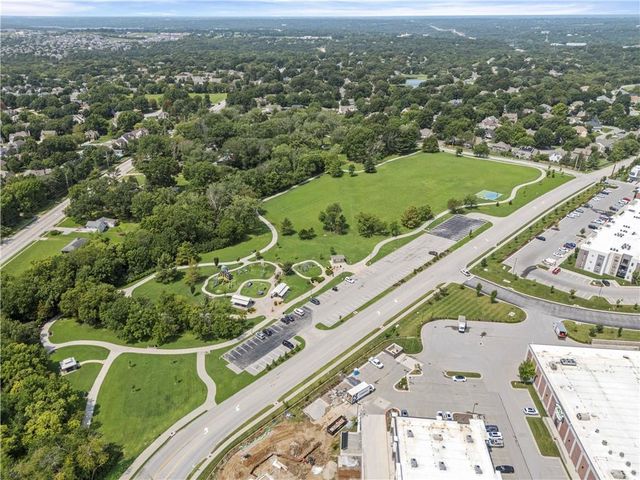 2389 NW Summerfield Drive, Lee's Summit, MO 64081