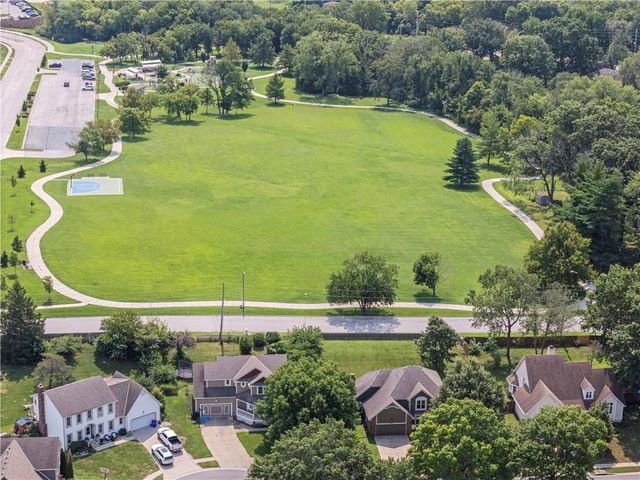 2389 NW Summerfield Drive, Lee's Summit, MO 64081