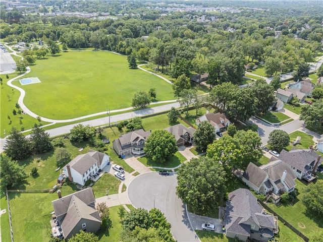 2389 NW Summerfield Drive, Lee's Summit, MO 64081