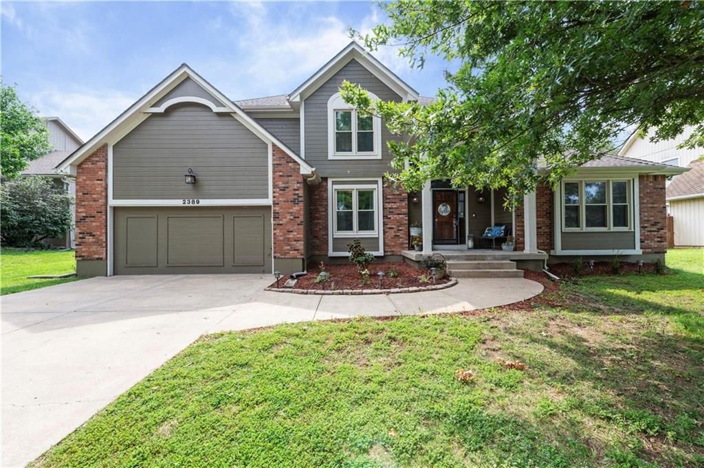 2389 NW Summerfield Drive, Lee's Summit, MO 64081