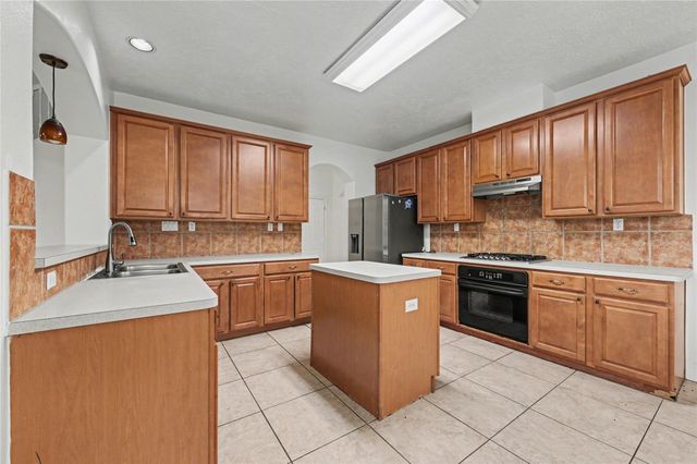 2710 Sienna Springs Drive, Pearland, TX 77584