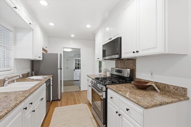730 Berry Avenue, Los Altos, CA 94024
