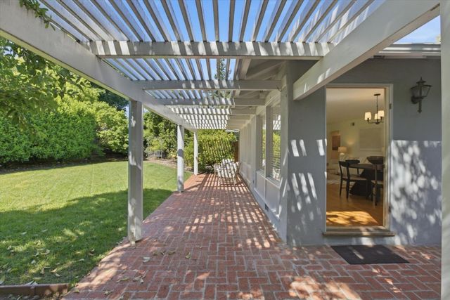730 Berry Avenue, Los Altos, CA 94024