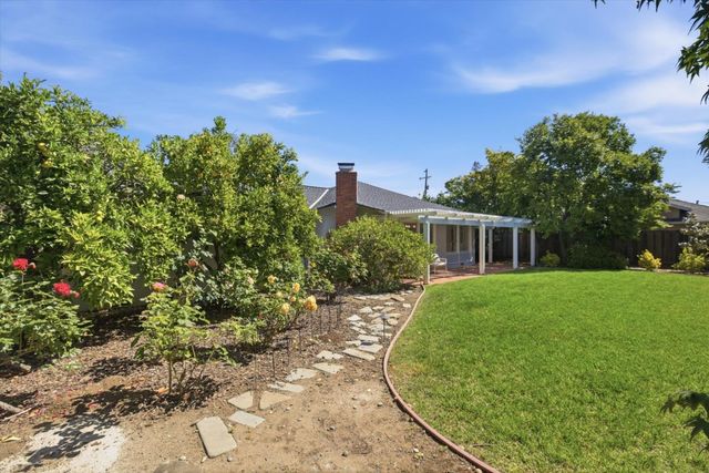 730 Berry Avenue, Los Altos, CA 94024