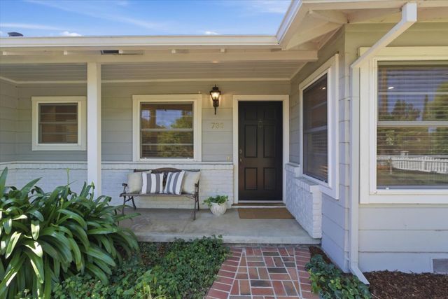 730 Berry Avenue, Los Altos, CA 94024