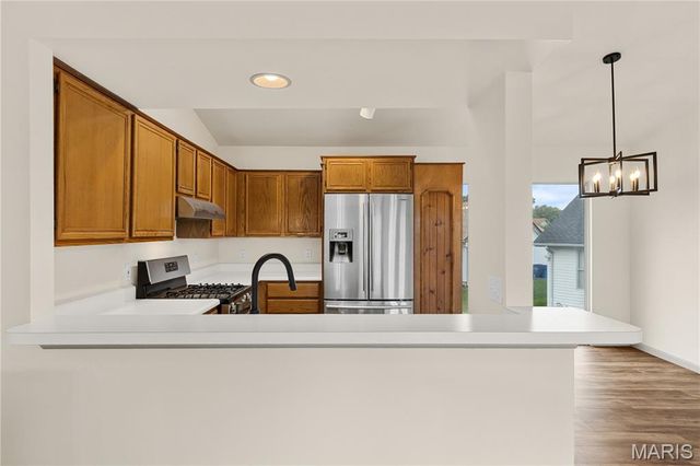 890 Cades Cove, Florissant, MO 63031